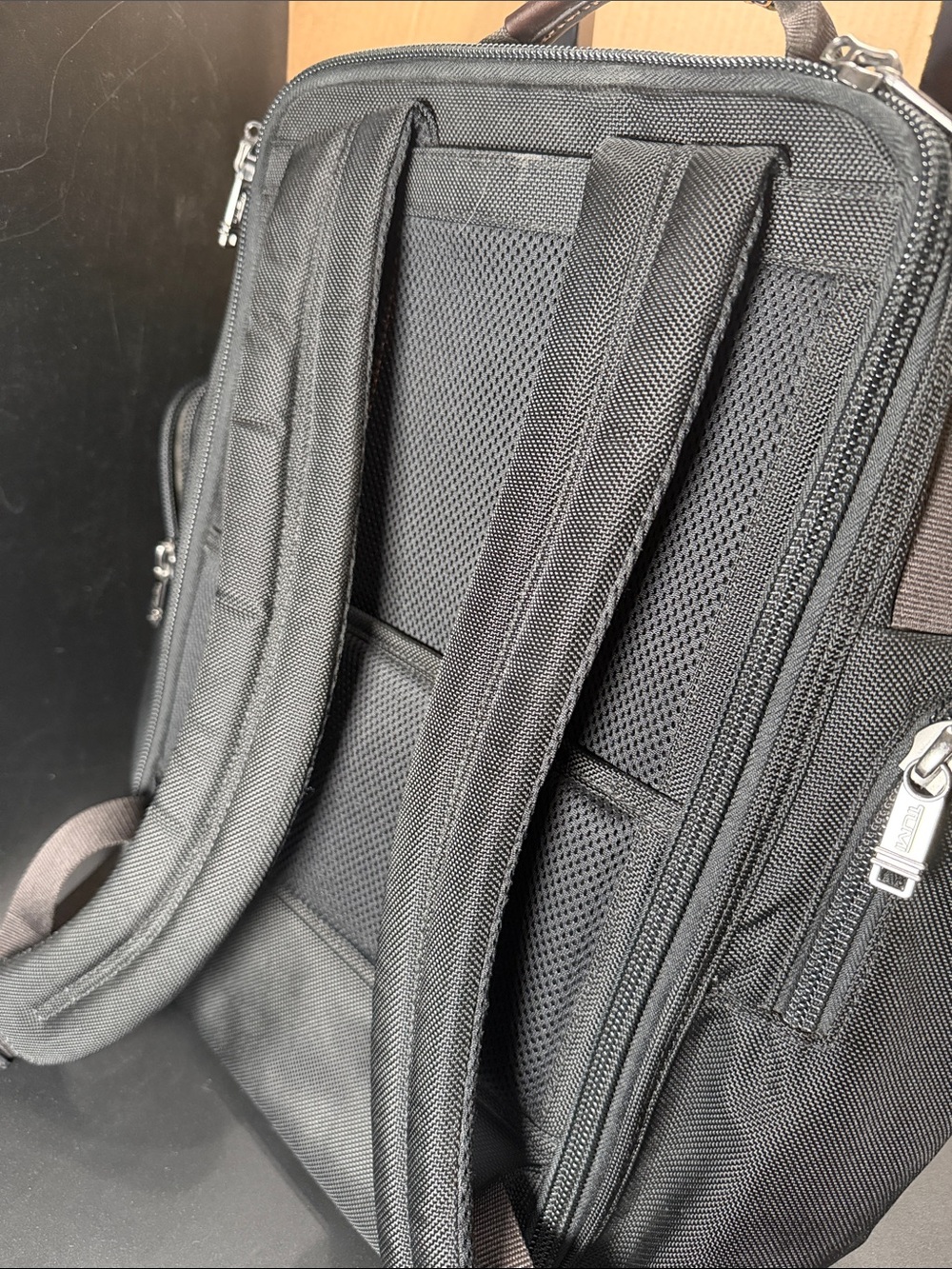 Tumi Alpha Bravo Tacoma backpack in black ballistic nylon with leather trim - Picture 3 of 9